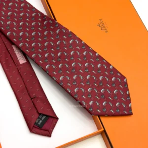 Maroon Figure Libre Tie