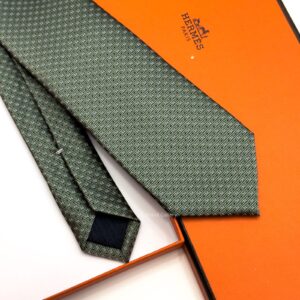 Thyme Green H DOTS PATTERN SILK TIE