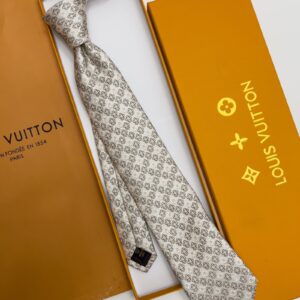 LOUIS VUITTON - Beige VINTAGE BEAR SILK TIE