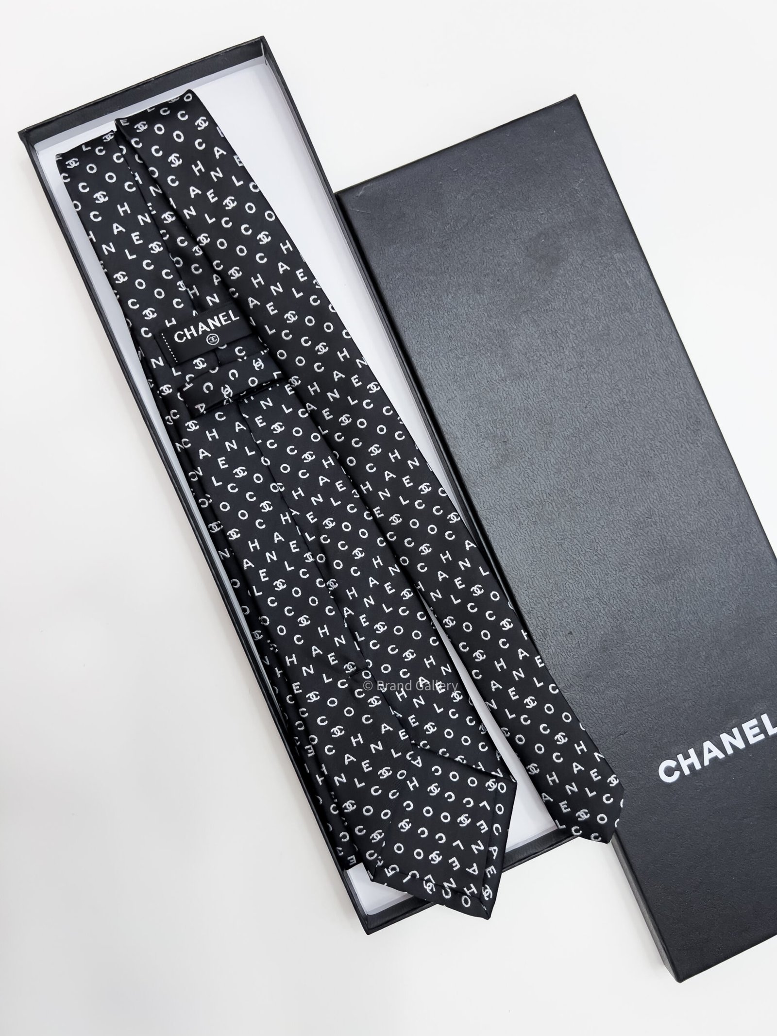CHANEL - Black CHANEL PATTERN SILK TIE - Image 3