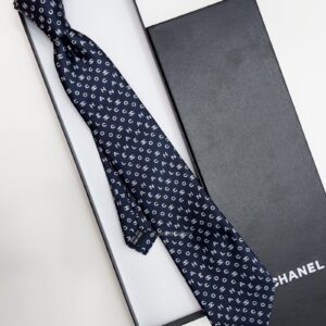 CHANEL - Navy CHANEL PATTERN SILK TIE
