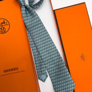HERMES - Powder Blue H ROW PATTERN SILK TIE