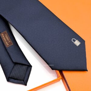 Navy Pinces H Silk Tie