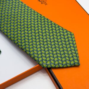 Interlocking HORSESHOE PATTERN SOFT SILK TIE