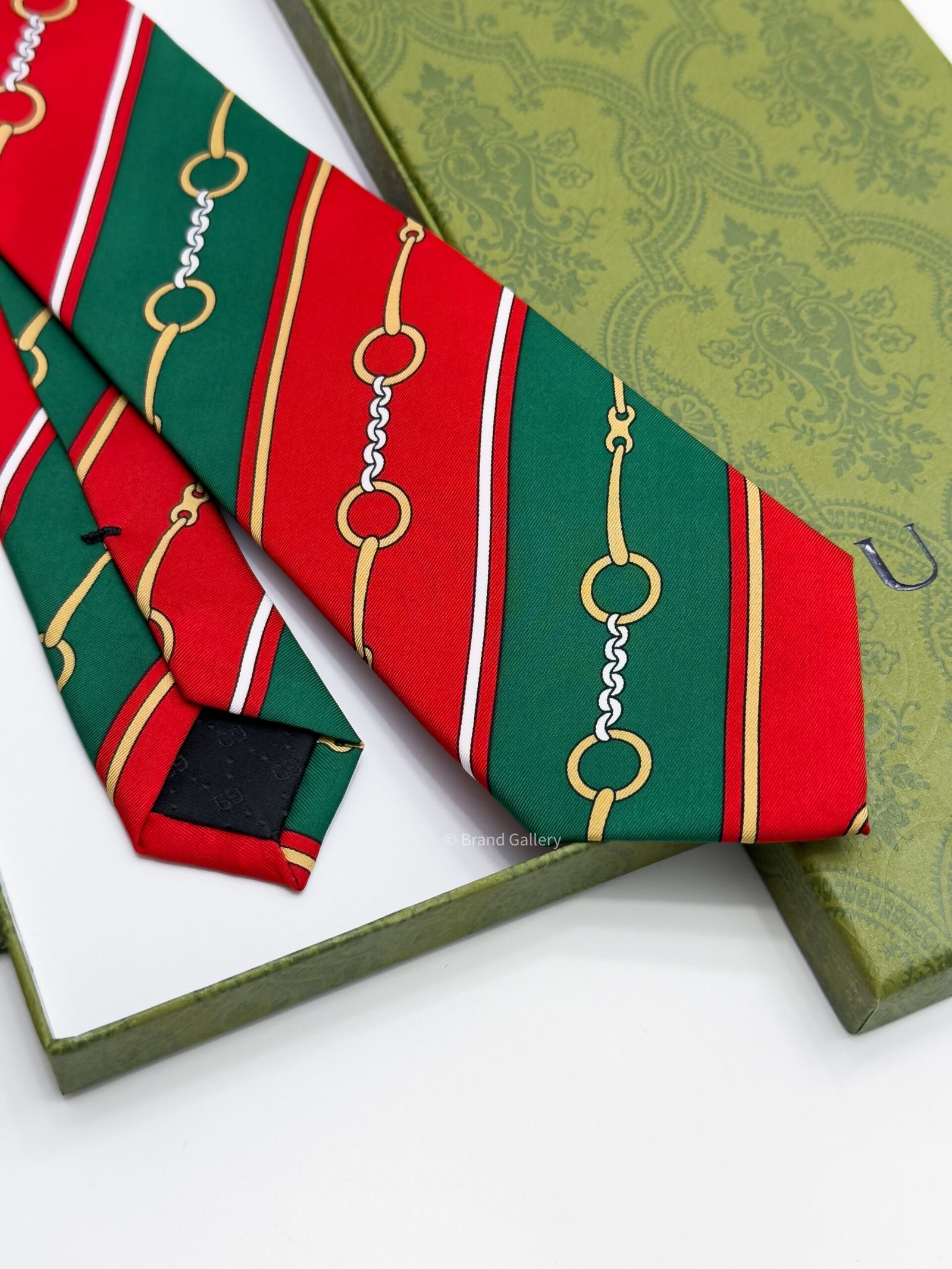 Green and Red HORSEBIT CHAIN SOFT SILK TIE - Image 4